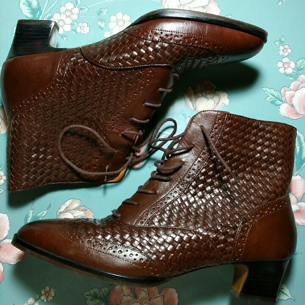 NWOT Nicole Claudia Made in Brazil ankle booties